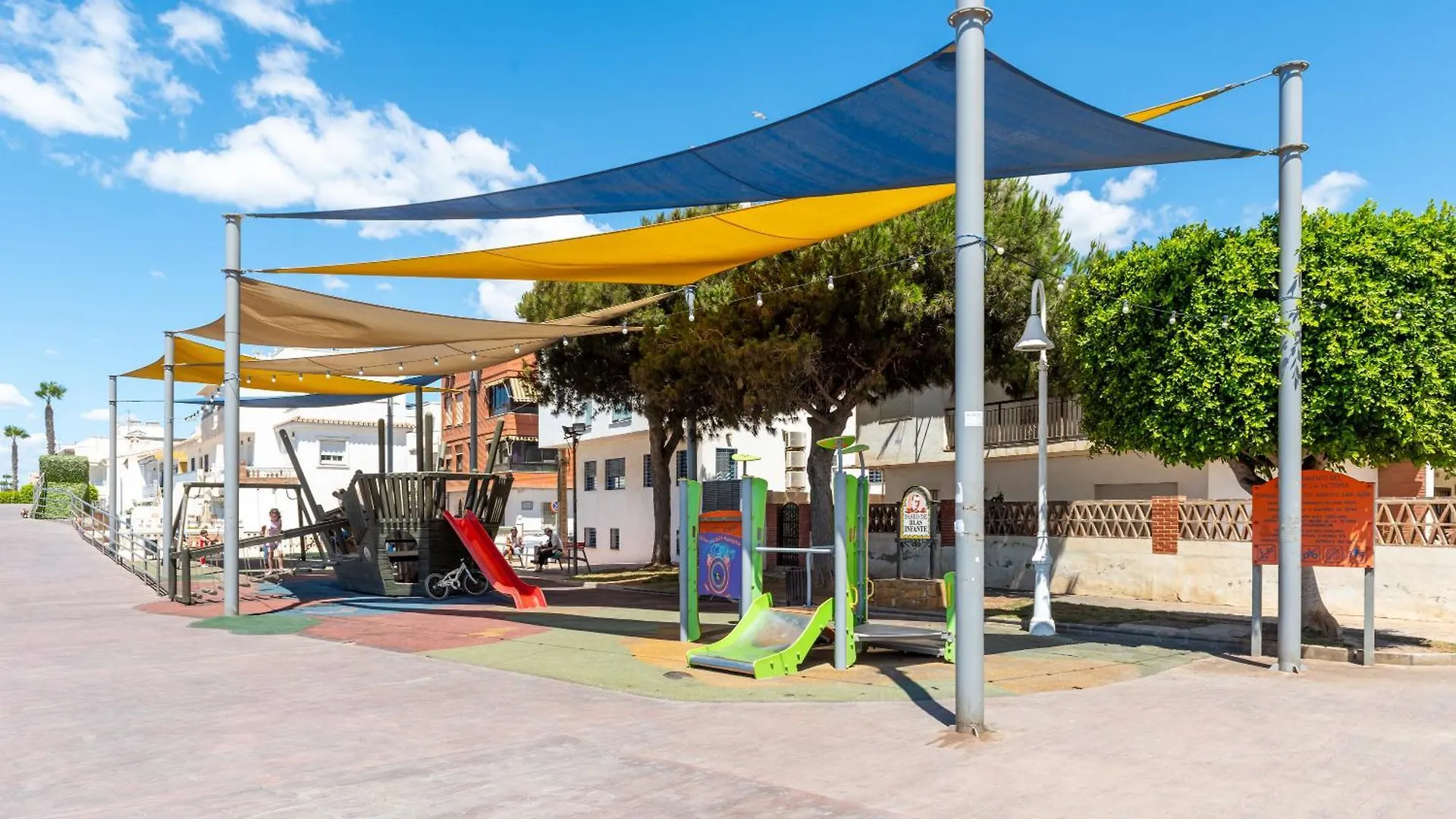 Wintowinrentals - Chalet En Primera Linea De Playa La Cala Del Moral 0*,  スペイン